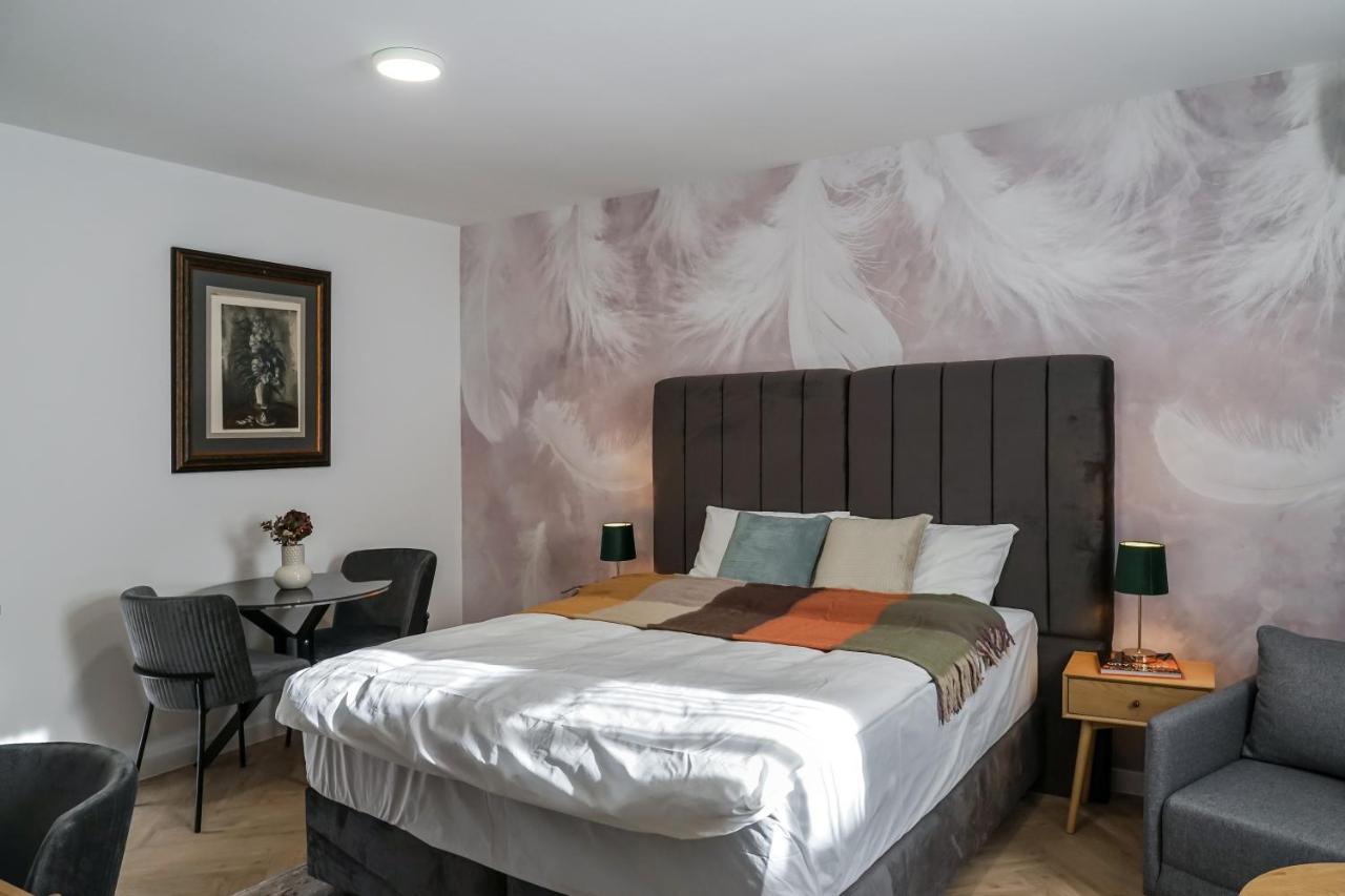 The Chic Retreat Apartment Bucharest Exterior photo